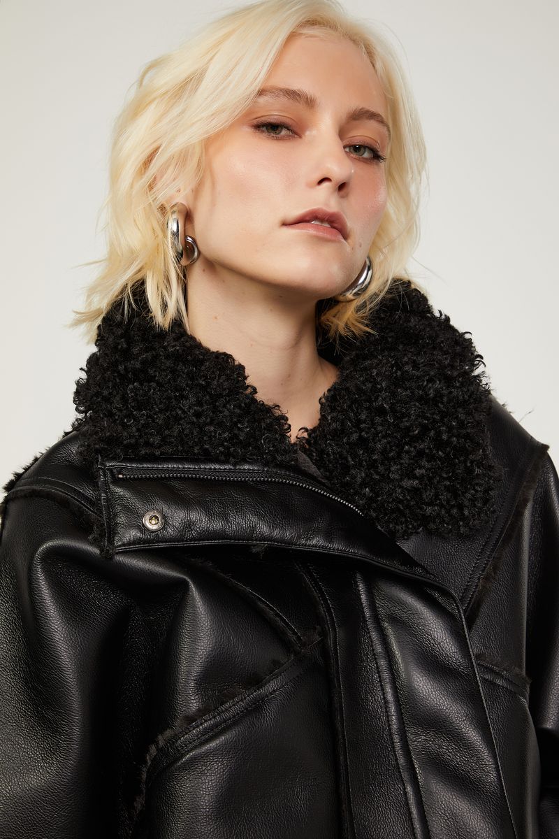 03011762_0005_4-JAQUETA-LIKE-LEATHER-COM-PELO