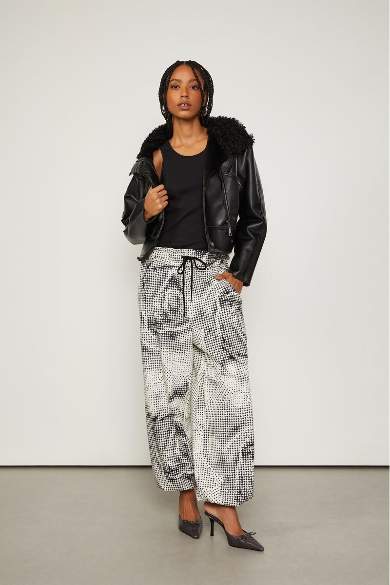 25342455_51146_1-CALCA-MOLETOM-EST-FLORAL-PIED