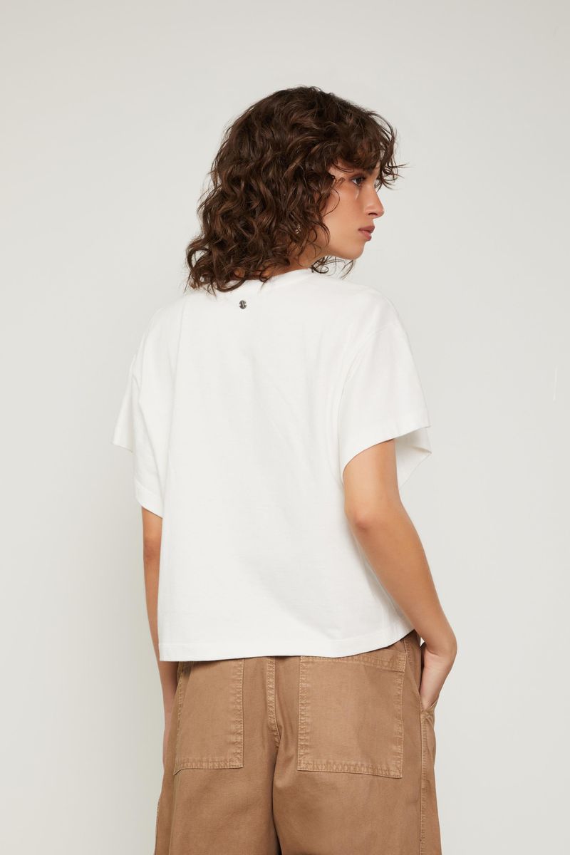 52136080_0003_3-CAMISETA-DE-MALHA-COM-RECORTES
