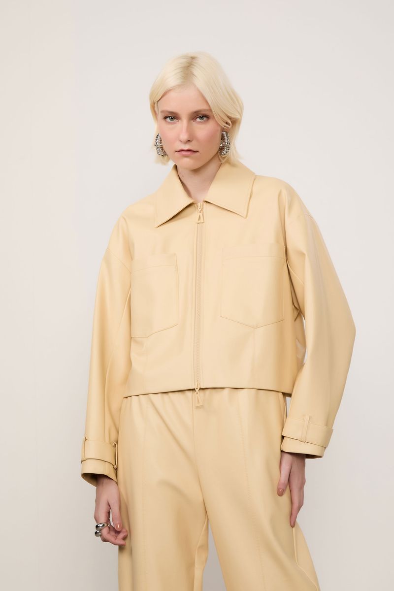 03011672_3618_4-JAQUETA-LIKE-LEATHER-PASSANTE-NO-PUNHO