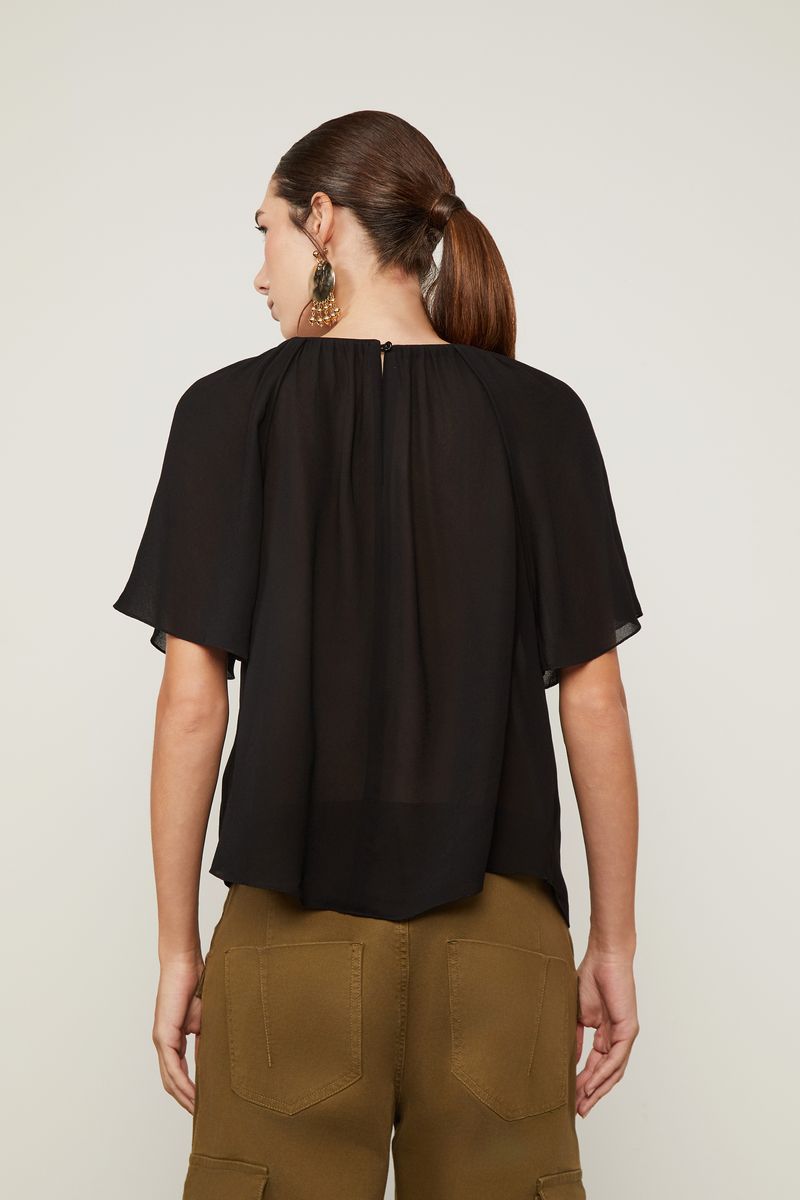 52136006_0005_3-BLUSA-FRANZIDA-VIVOS-PRETO