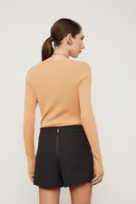 25130114_0005_3-SHORT-SAIA-THAIS