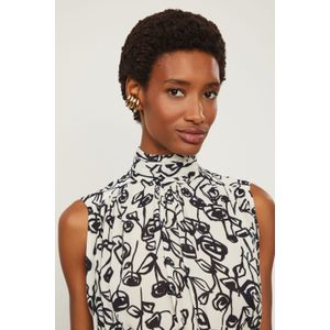 Blusa De Georgette Cropped Com Gola Alta Estampado