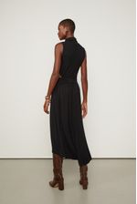 07207215_0005_3-VESTIDO-DE-MALHA-PRETO-DETALHE-GORGURAO