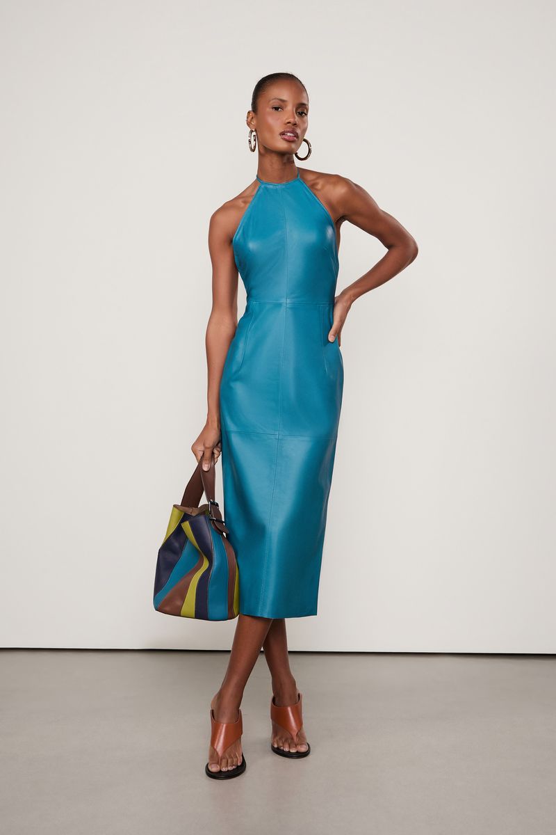 07207891_0200_1-VESTIDO-DE-COURO-MIDI-FRENTE-UNICA