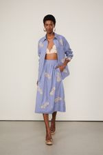 52051795_0200_2-CAMISA-COM-BORDADO-DE-FLOR-DE-RAFIA