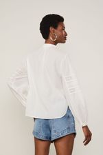 52136306_0002_3-BLUSA-MANGA-LONGA-COM-PREGAS-E-RENDA-OFF