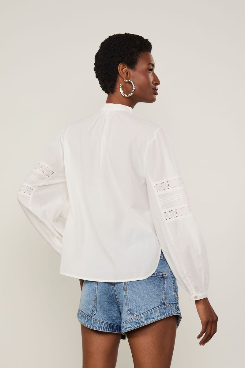 52136306_0002_3-BLUSA-MANGA-LONGA-COM-PREGAS-E-RENDA-OFF