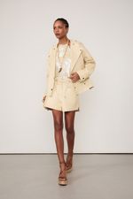 25054472_01011_1-SHORT-DE-COURO-CLOCHARD-PESPONTOS