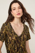52136340_52571_4-TEE-DECOTE-V-MANGA-CURTA-FOLHAGEM-PENA