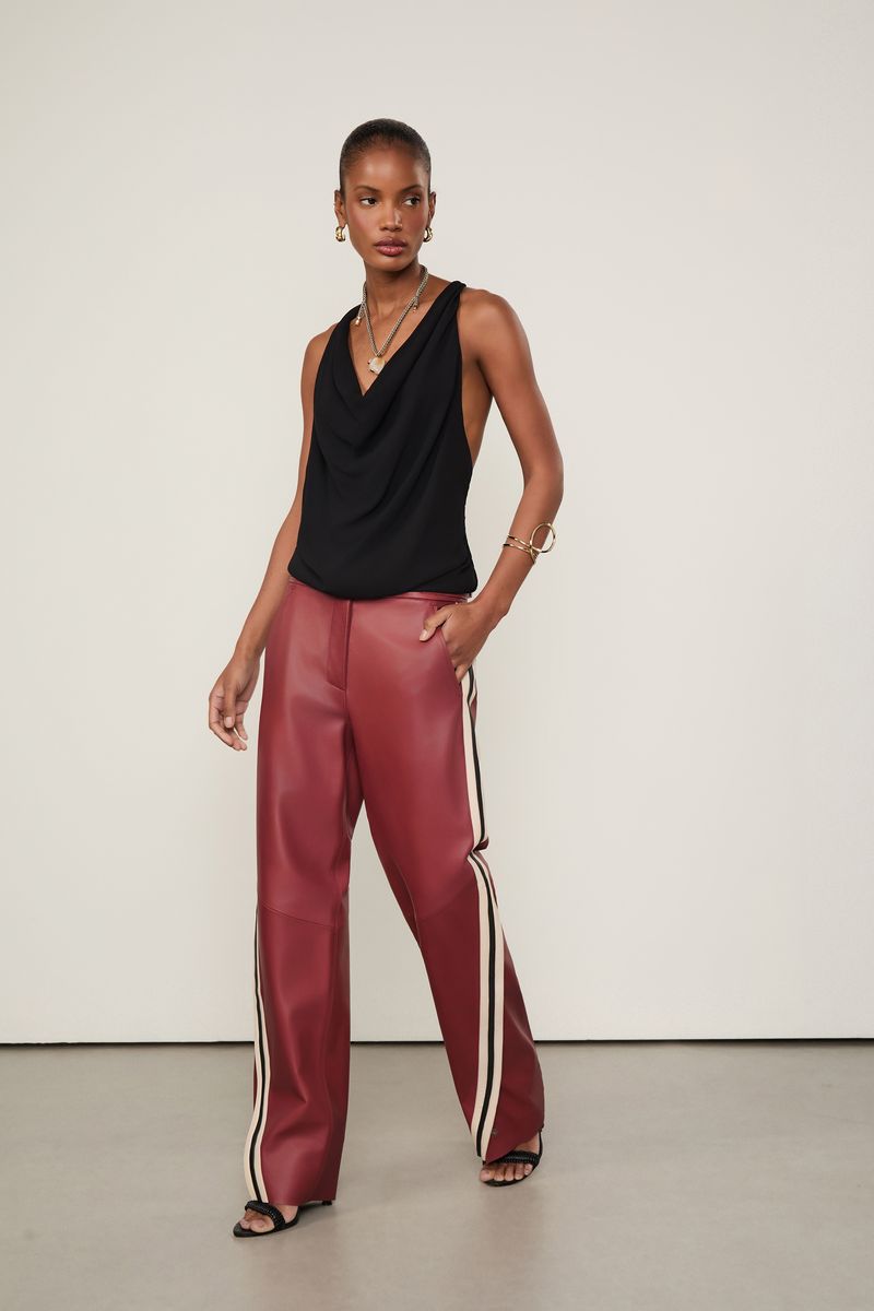 52136401_0005_1-TOP-DEGAGE-PRETO