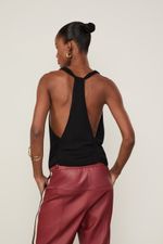 52136401_0005_3-TOP-DEGAGE-PRETO