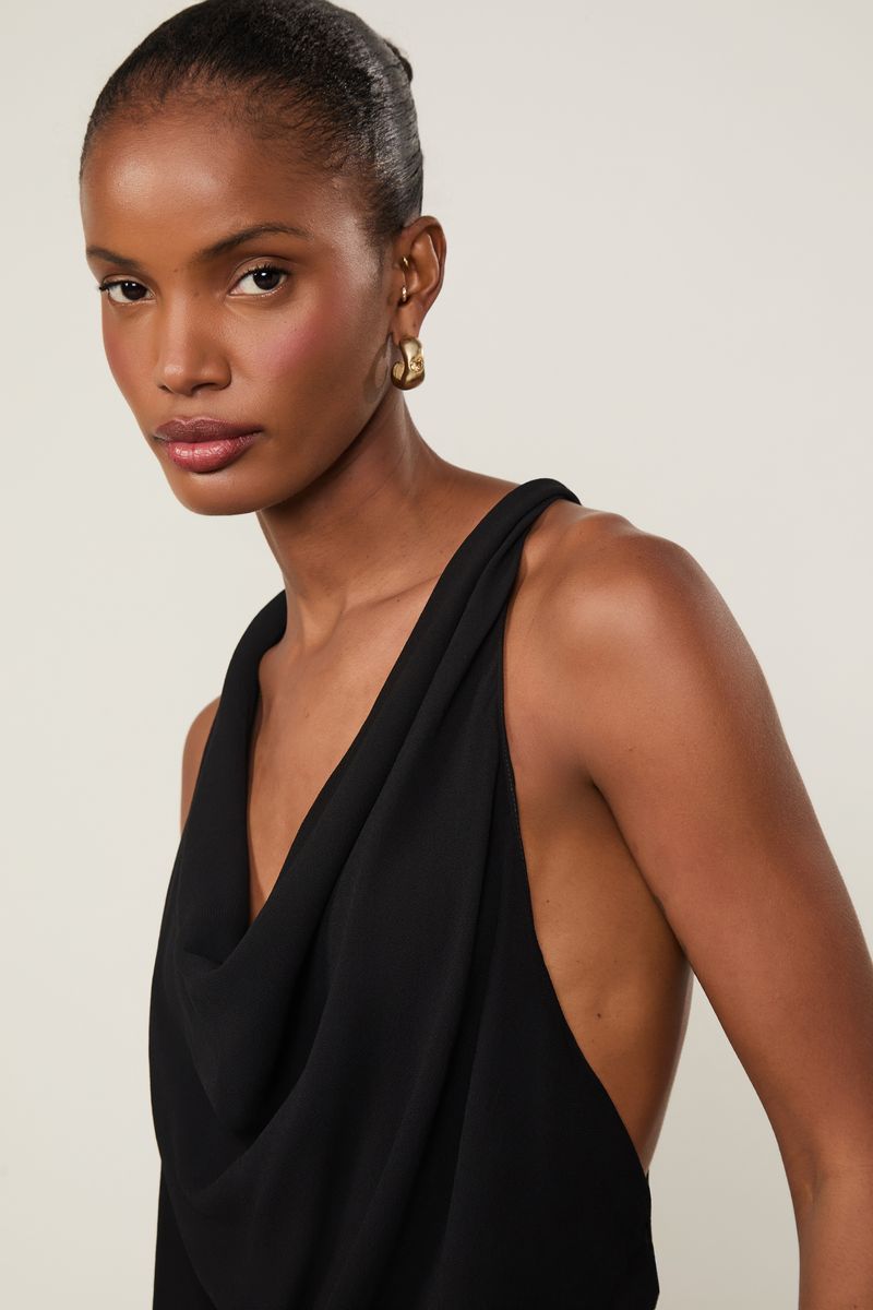 52136401_0005_4-TOP-DEGAGE-PRETO