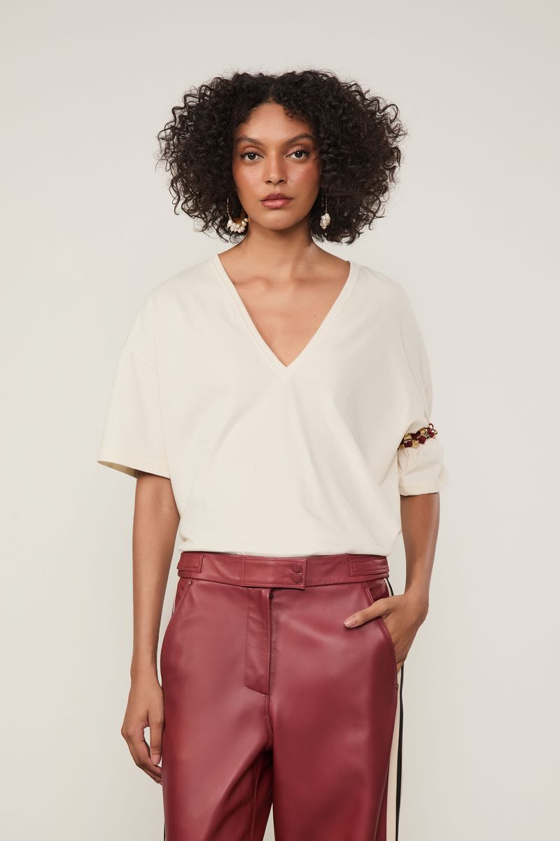 52060882_0003_4-T-SHIRT-DECOTE-V-COBERTURA