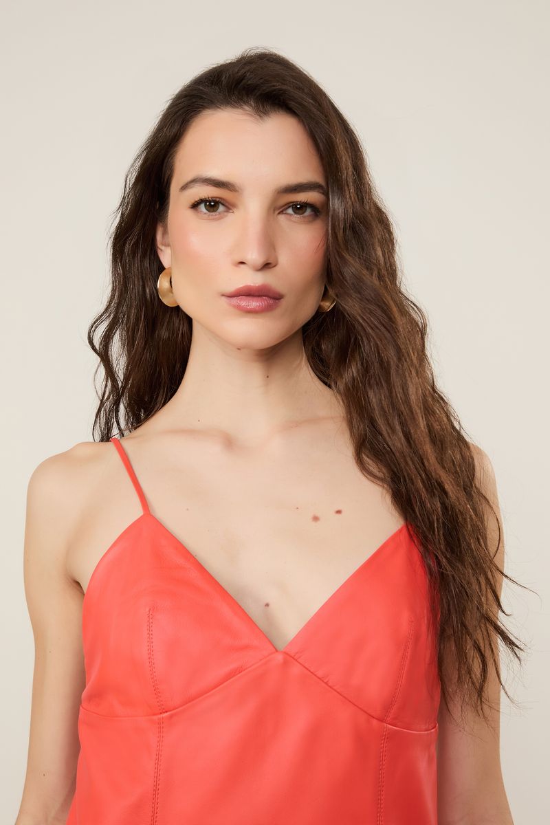 07207787_6210_2-VESTIDO-DE-COURO-CURTO-RESCORTES-PESPONT
