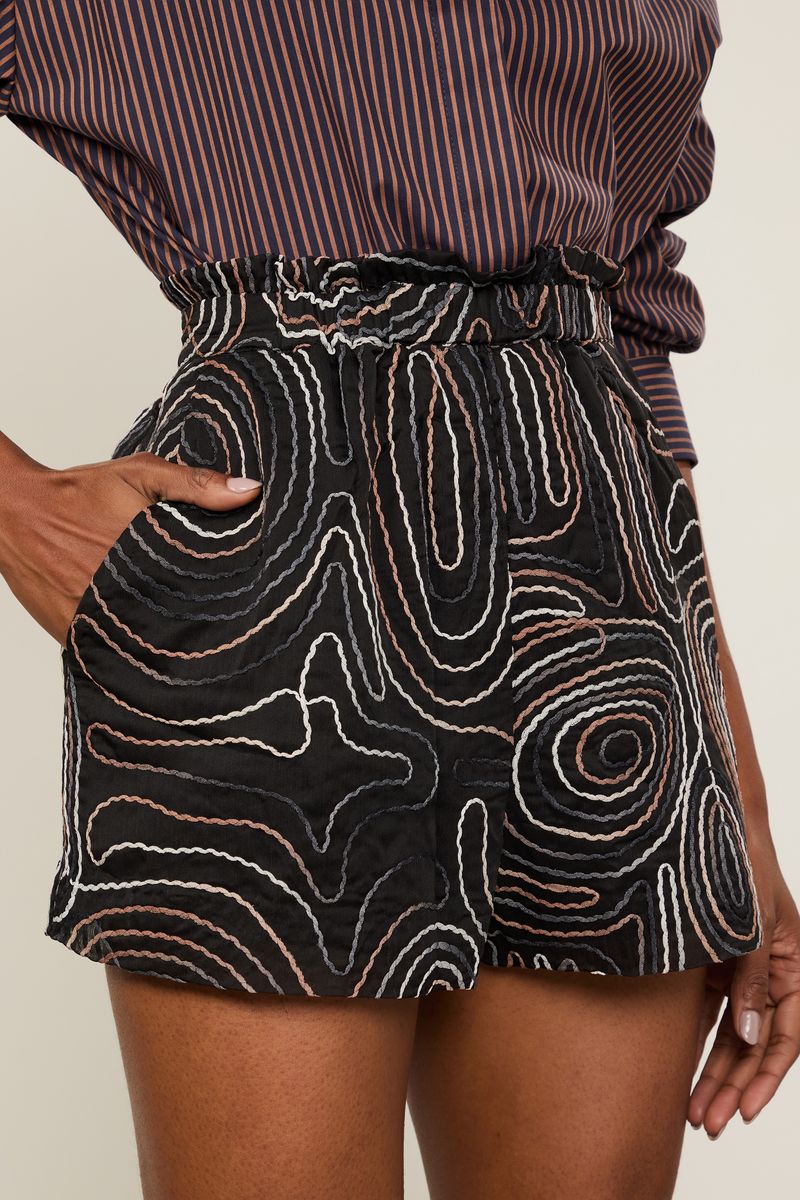 25054340_0005_4-SHORT-AMPLO-COM-BORDADO