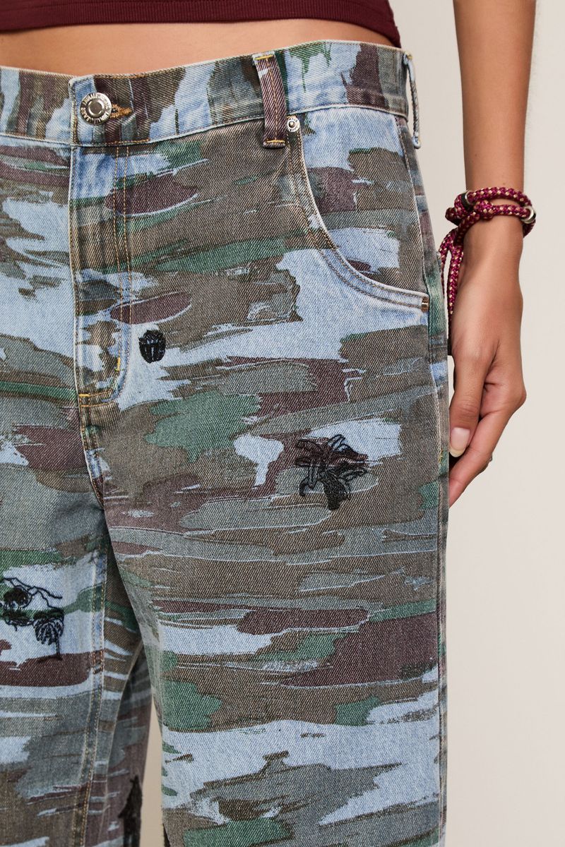 25342627_0105_2-CALCA-JEANS-WIDE-LEG-CAMUFLADO-BORDADO
