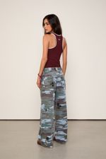 25342627_0105_3-CALCA-JEANS-WIDE-LEG-CAMUFLADO-BORDADO