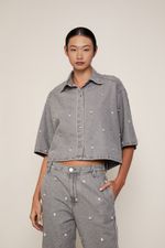 52051808_2289_1-CAMISA-JEANS-CROPPED-OVER-COM-CRISTAIS