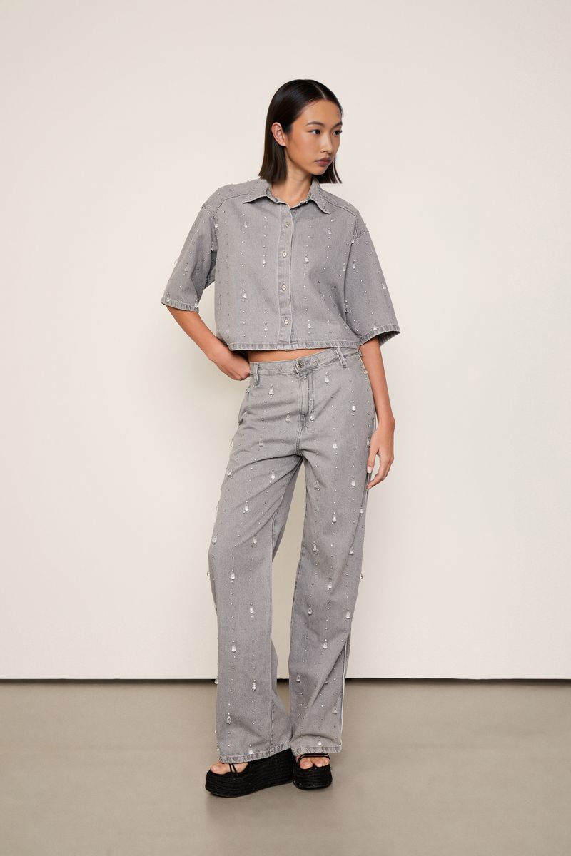 52051808_2289_2-CAMISA-JEANS-CROPPED-OVER-COM-CRISTAIS