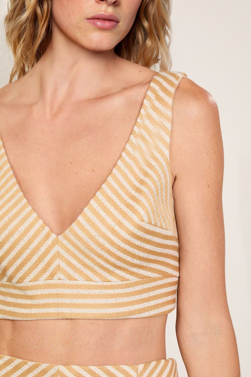52105387_07021_4-CROPPED-DECOTE-V-STRIPES-CHEVRON