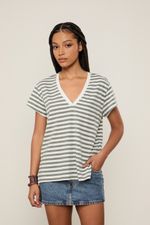 52136171_09021_2-BLUSA-DE-MALHA-LISTRADA-DECOTE-V