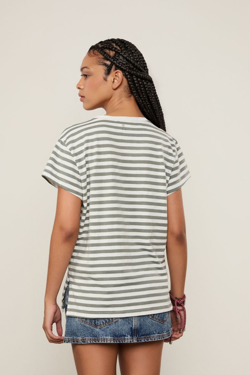 52136171_09021_3-BLUSA-DE-MALHA-LISTRADA-DECOTE-V