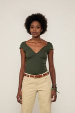 52136233_5474_1-BLUSA-MALHA-JUSTA-DECOTE-V