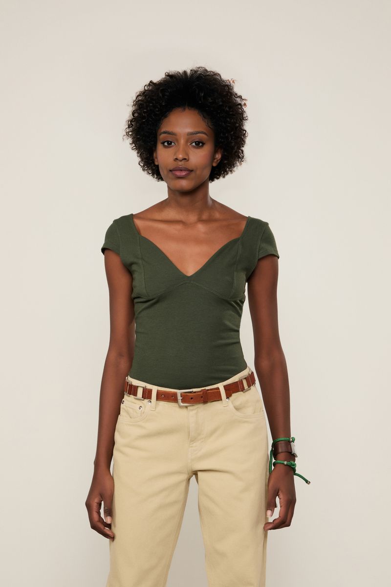 52136233_5474_1-BLUSA-MALHA-JUSTA-DECOTE-V