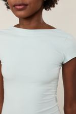 52136250_09267_4-BLUSA-MALHA-MC-DECOTE-COSTAS