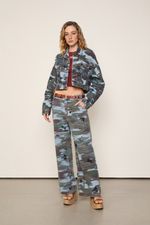 03011828_0105_2-JAQUETA-JEANS-CROPPED-CAMUFLADO-BORDADO