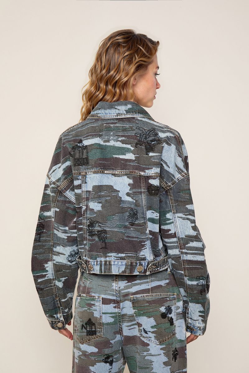 03011828_0105_3-JAQUETA-JEANS-CROPPED-CAMUFLADO-BORDADO