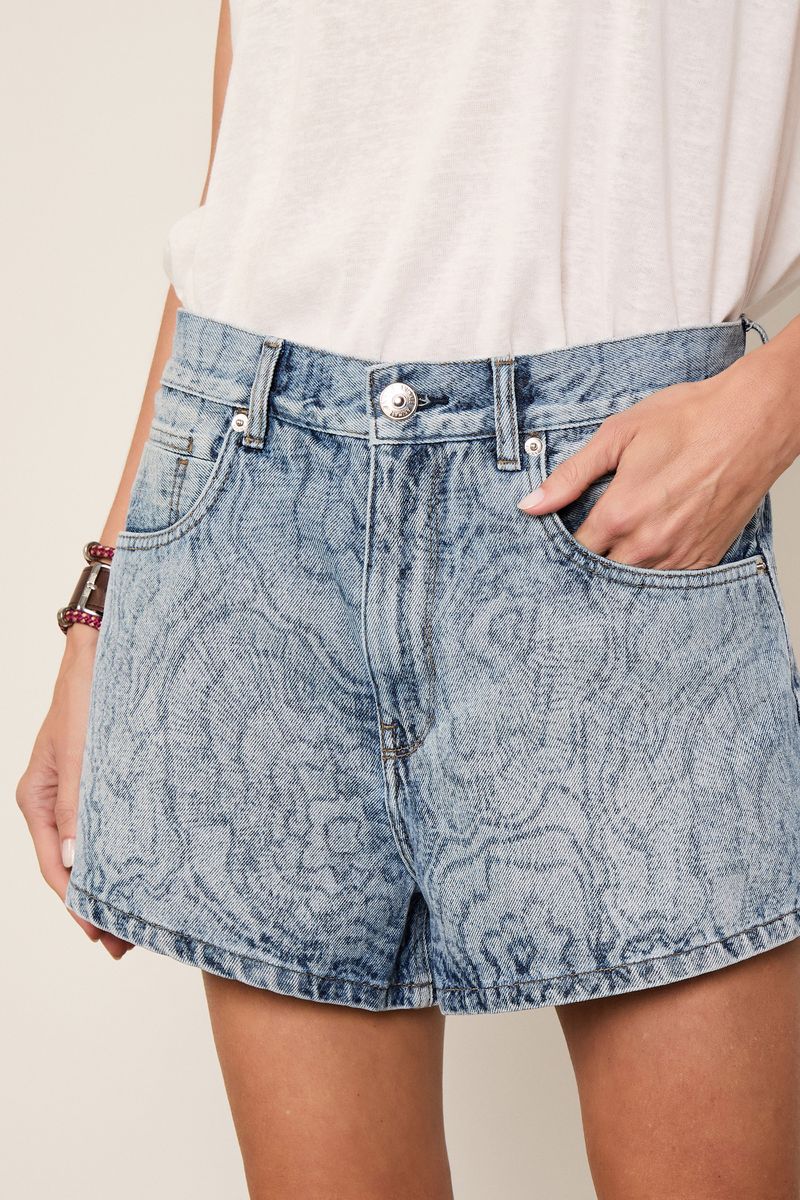 25054433_0105_2-SHORT-JEANS-BOY-BOLSO-EMBUTIDO